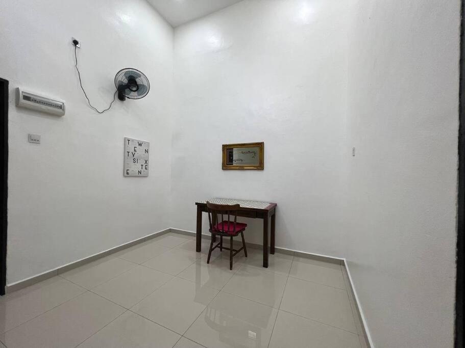 One'S Homestay Seri Manjung Buitenkant foto